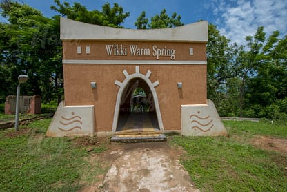 WIKKI WARM SPRING LAKE ENTRANCE